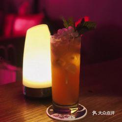 吃蜜瓜的小孩视频,孩子品尝蜜瓜的欢乐时光