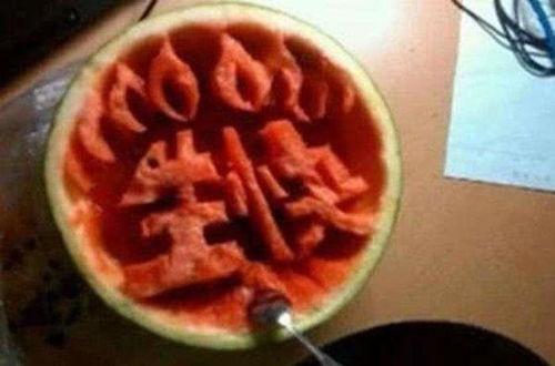 在家吃无籽瓜图片搞笑视频,搞笑视频里的家庭欢乐时光